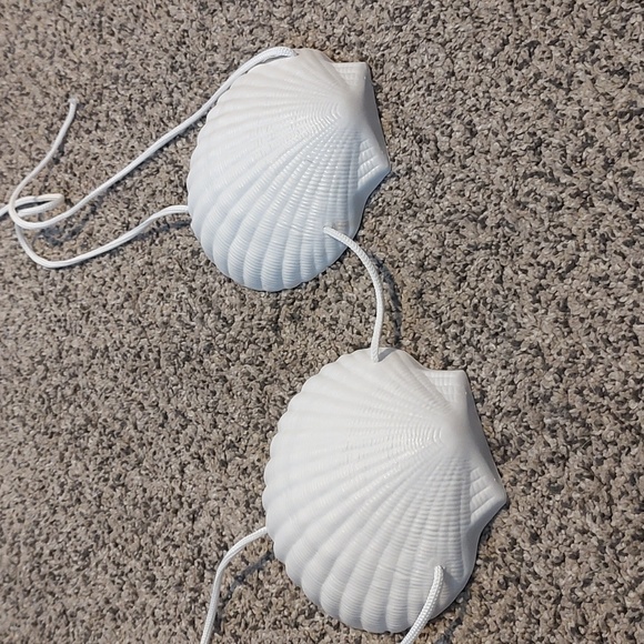 Toy Seashell Bra with cord - Picture 3 of 5